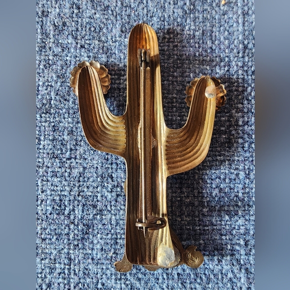 Vintage South West Saguaro & Coyote Pin - Picture 2 of 2